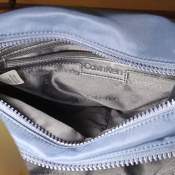 Calvin Klein crossbody purse - Picture 7 of 13